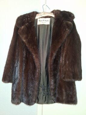 **VINTAGE** 1970's Era Brown Mink Fur Coat - Women's Luxury Jacket